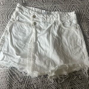 Zara White Skorts with Frayed Hem and Denim Texture
